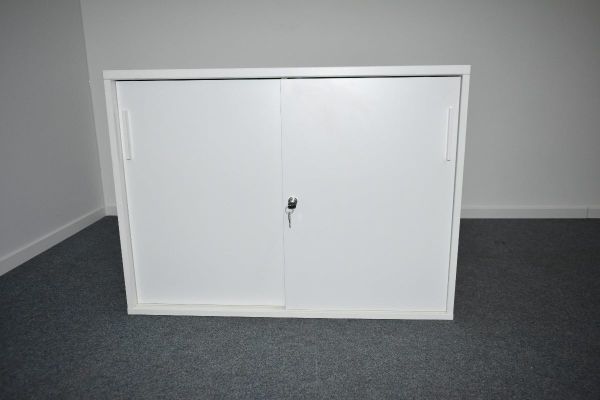 Aktensideboard, Febrü, Weiß, 2 OH, Schiebetüren, 1x Einlegeboden, abschließbar