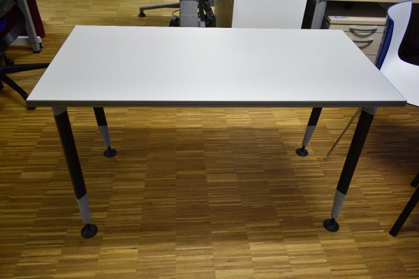 Konferenztisch, Wini, lichtgrau/ schwarz, stabiles Metalluntergestell mit Niveauanpassung
